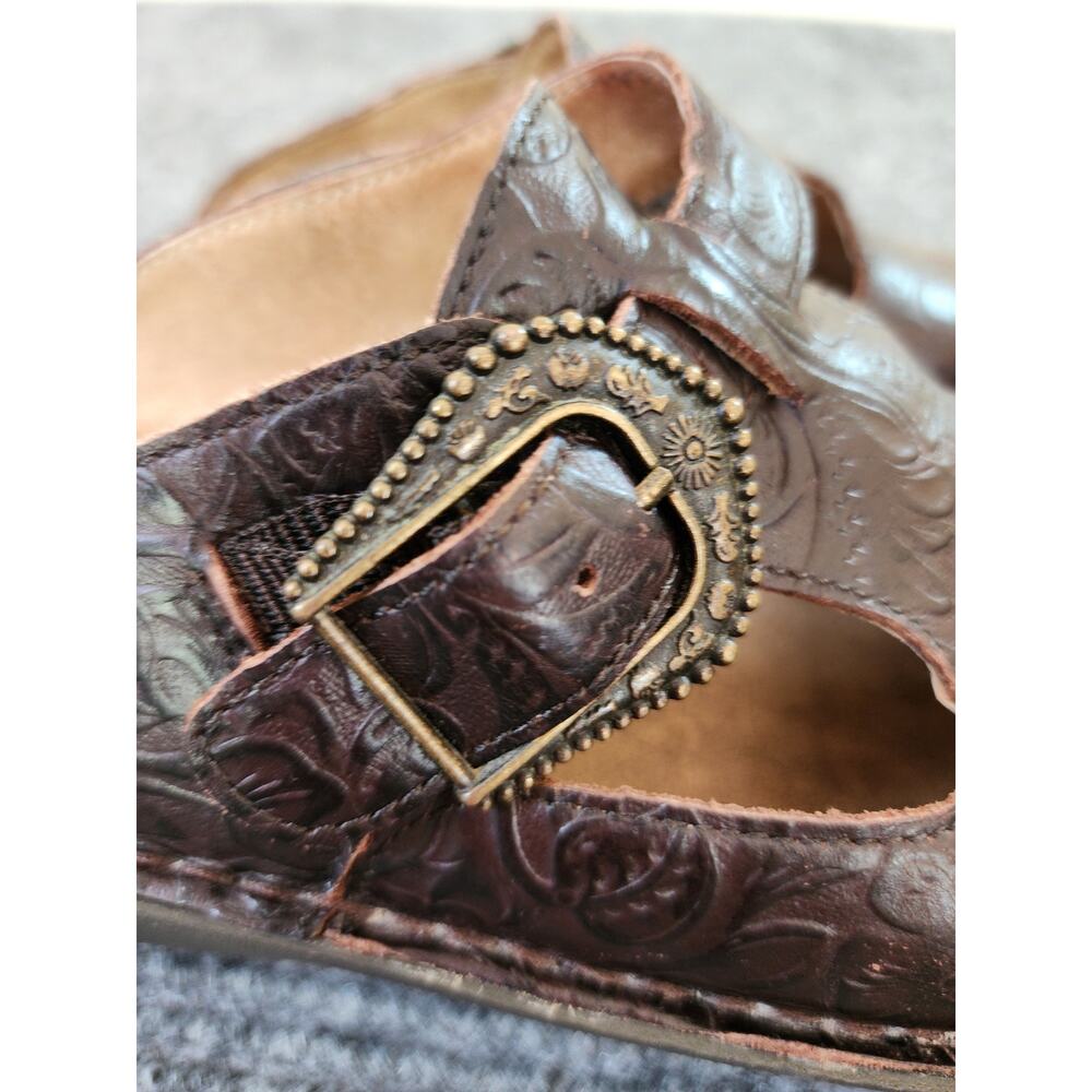 Alegria Womens Size 37 Embossed Brown Leather Classic Clogs Adjustable Buckle - Picture 5 of 11